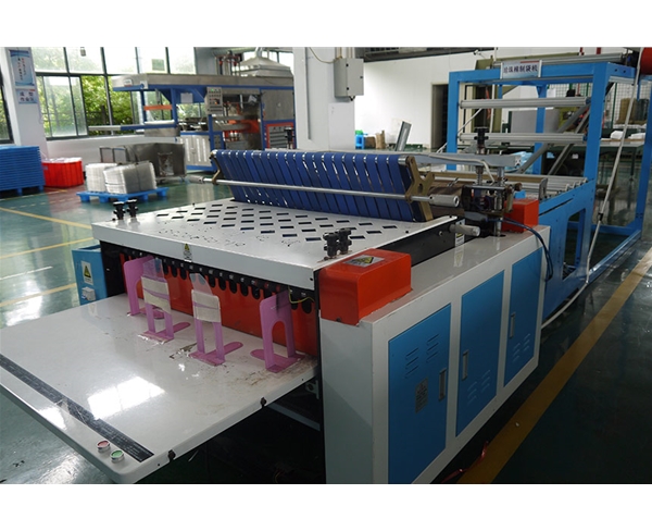 珍(zhēn)珠棉加工(gong)車間