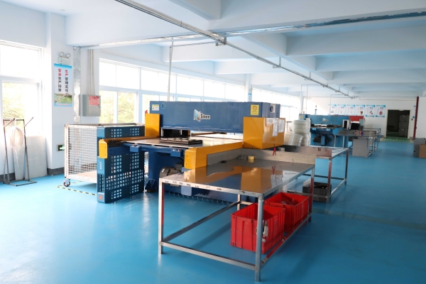 吸(xī)塑包裝生産車間(jiān)