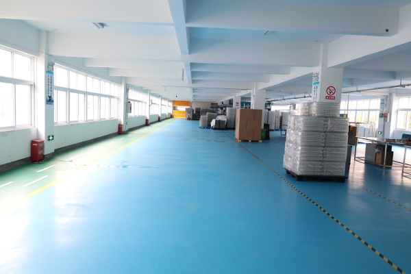 吸塑包(bao)裝生産車間