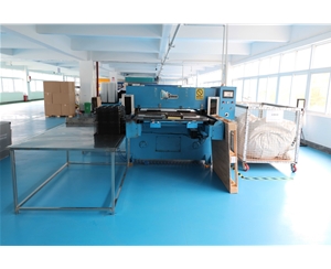 吸塑包裝生(sheng)産車間