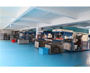 吸塑包裝(zhuāng)生産車間